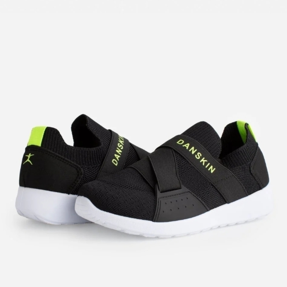 NWT Danskin Girls Elite Slip On Sneaker